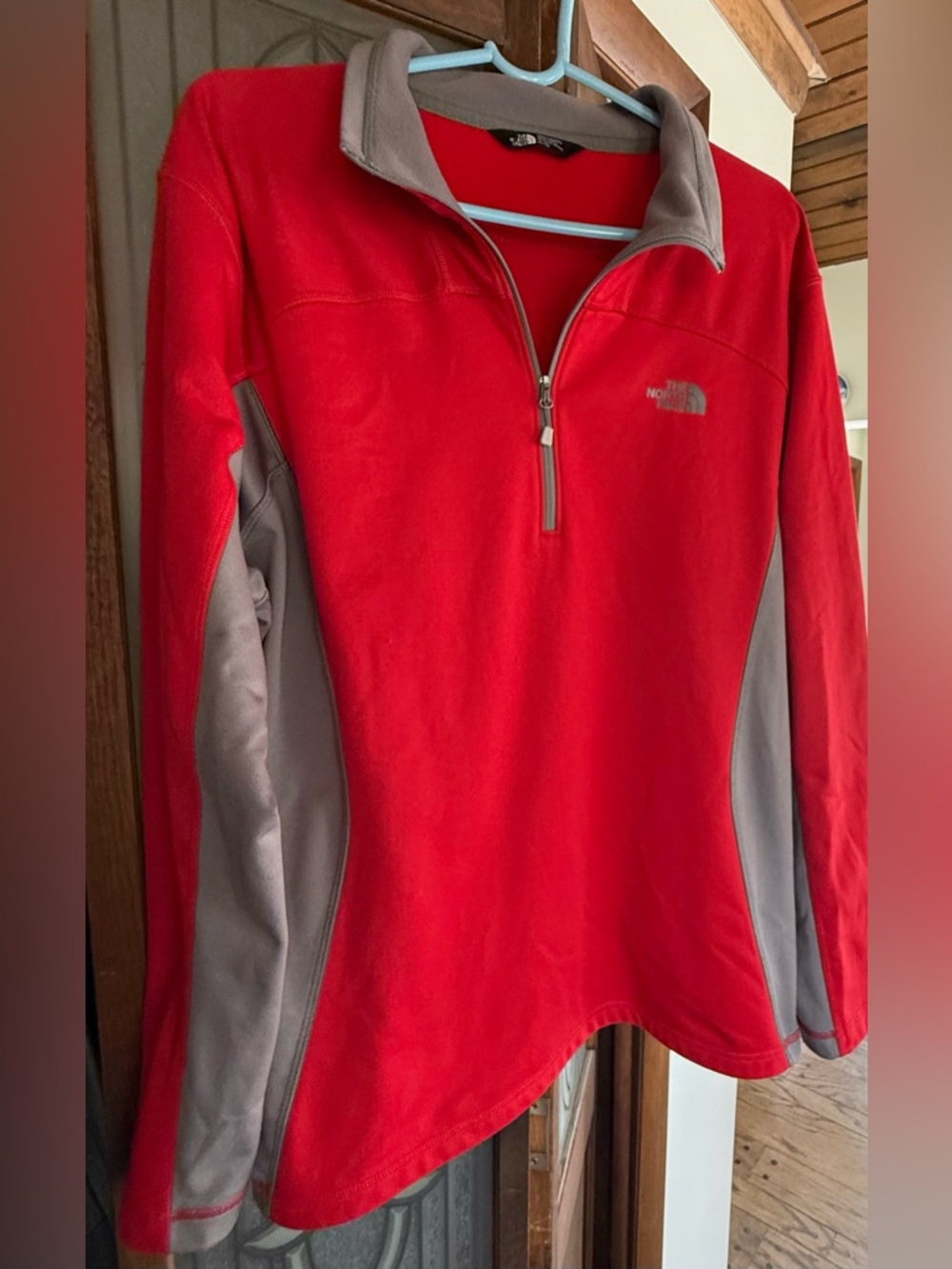 North Face Men’s Red Partial Zip Red Gray 
Pull Over. XL